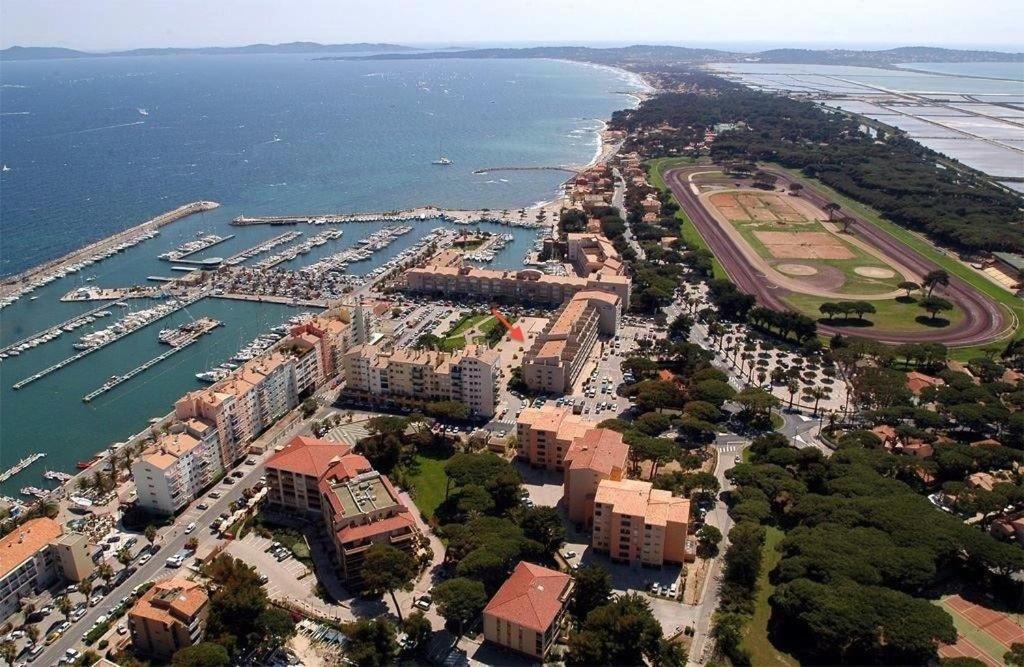 Holidays Hyères Eksteriør billede